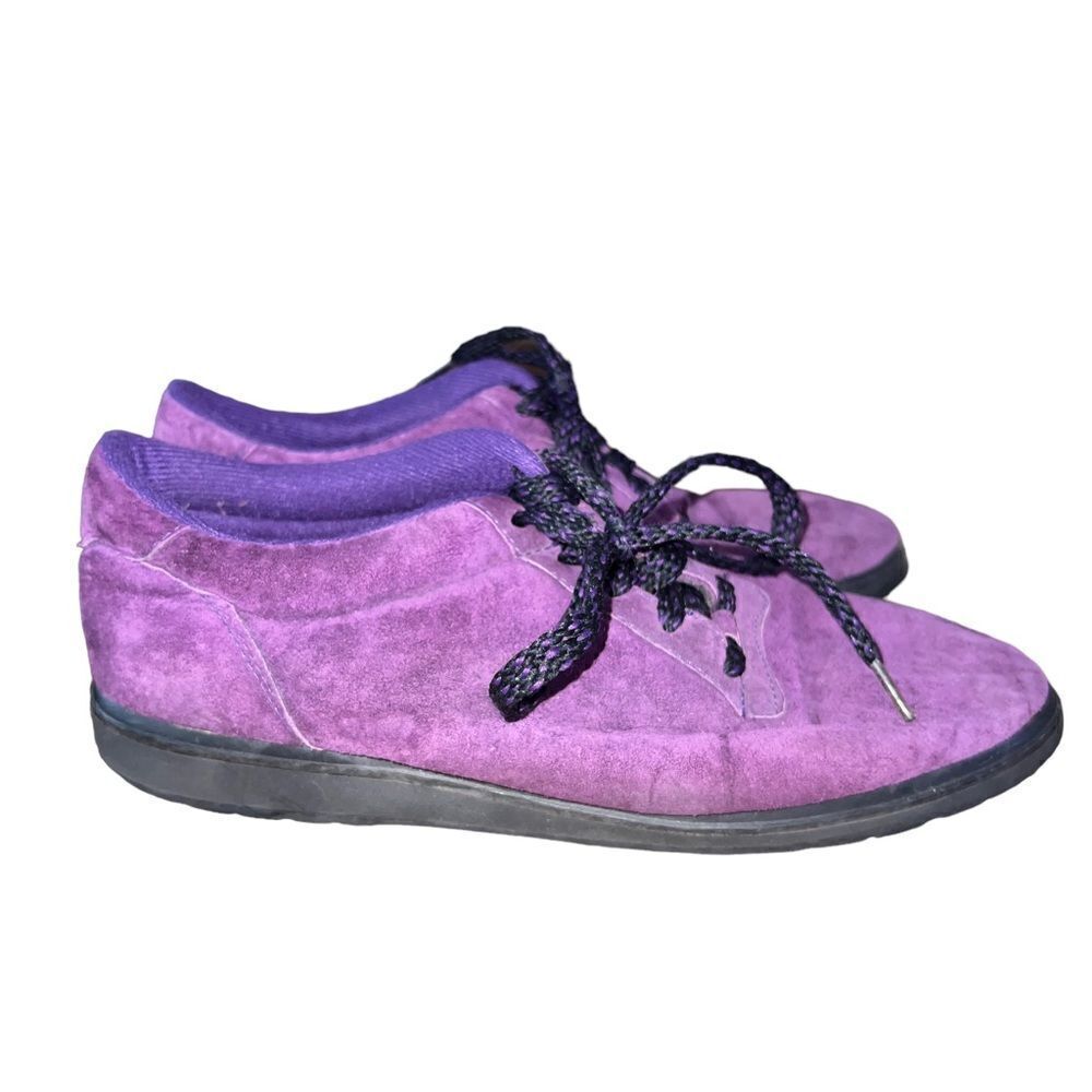Cities purple suede low top lace sneakers women’s size 8.5‎